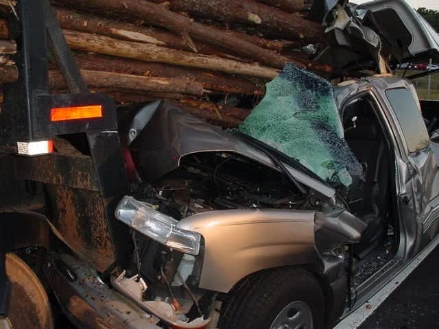 Image for 8 Key Problems in Georgia Log Truck Accident Injury and Death Claims post