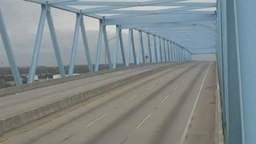 Image for Don Holt Bridge Reopens After Early Morning Mental Health Crisis in North Charleston post