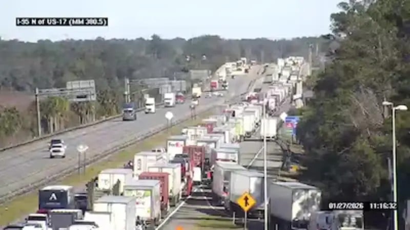 Image for I-95 Northbound Closed at Georgia-Florida Line After Pedestrian Struck post