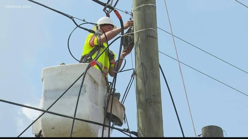 Image for Power Pole Failure Triggers Multi-Vehicle Crash and Power Outage in Central Georgia post