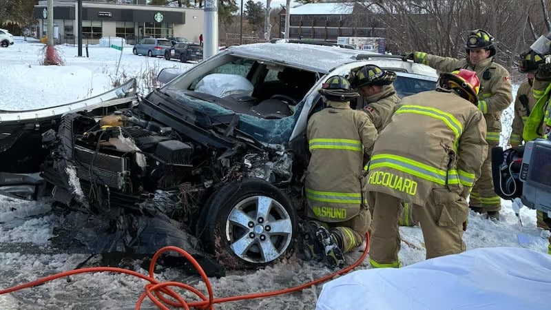 Image for Two Slightly Injured in Three-Vehicle Crash in South Hall post
