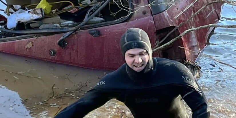 Image for Vehicle Ends Up in Pond After Sumter County Crash  post